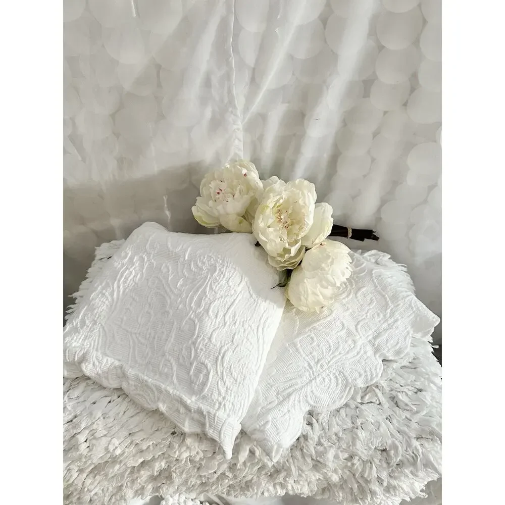 2 VTG King Pillow Sham Matelasse 100% Cotton Fleur De Lis Scalloped Cottage Core